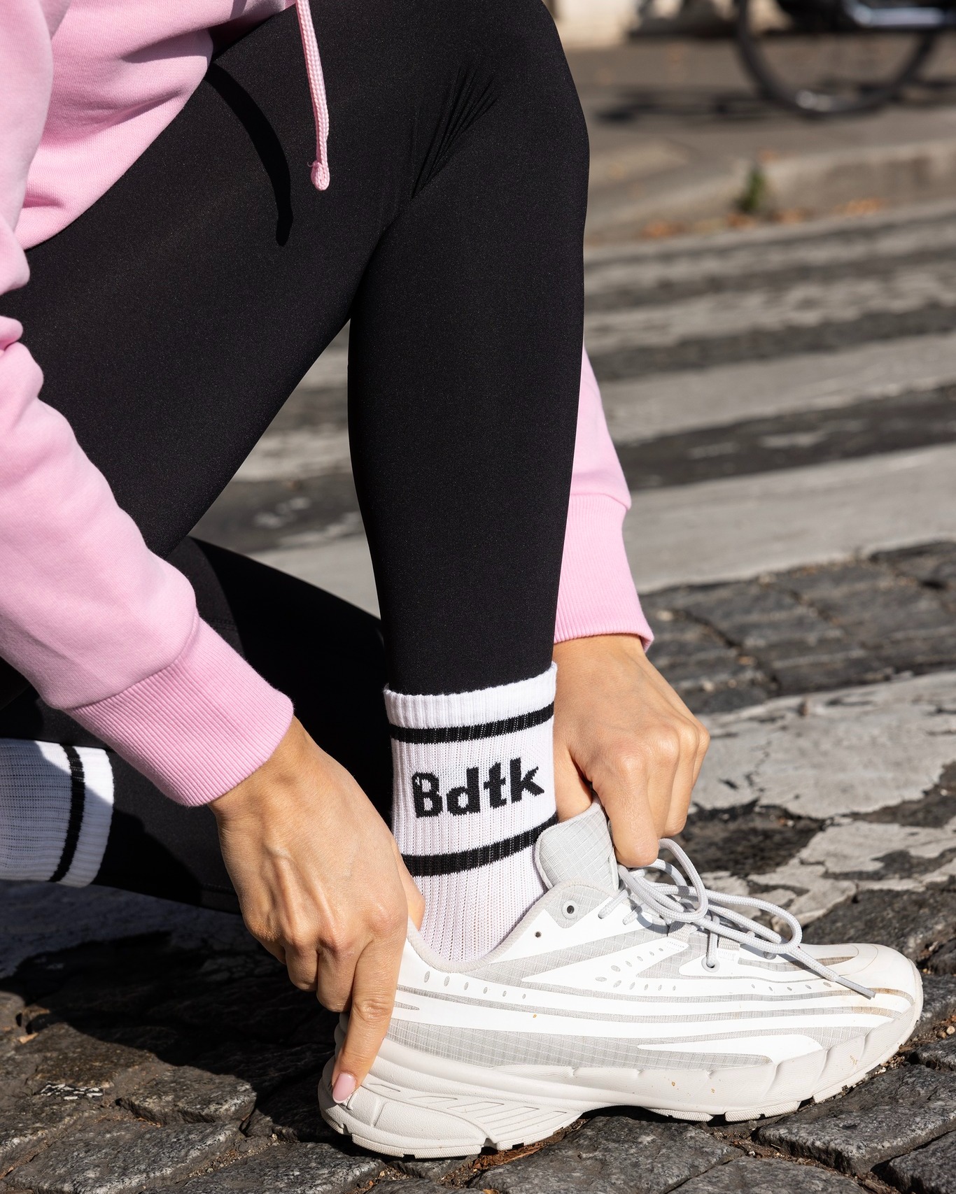 «Athleisure: Ο Ανταγωνισμός Καίει! Από τη Lululemon στη Sugarfree, ποιες μάρκες θα κυριαρχήσουν;» athleisure