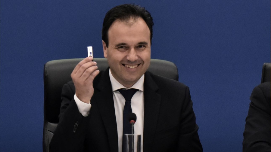 «Το 2025: Δείτε πώς ο Παπαστεργίου θα φέρει επανάσταση στην ψηφιακή εποχή της Ελλάδας!»