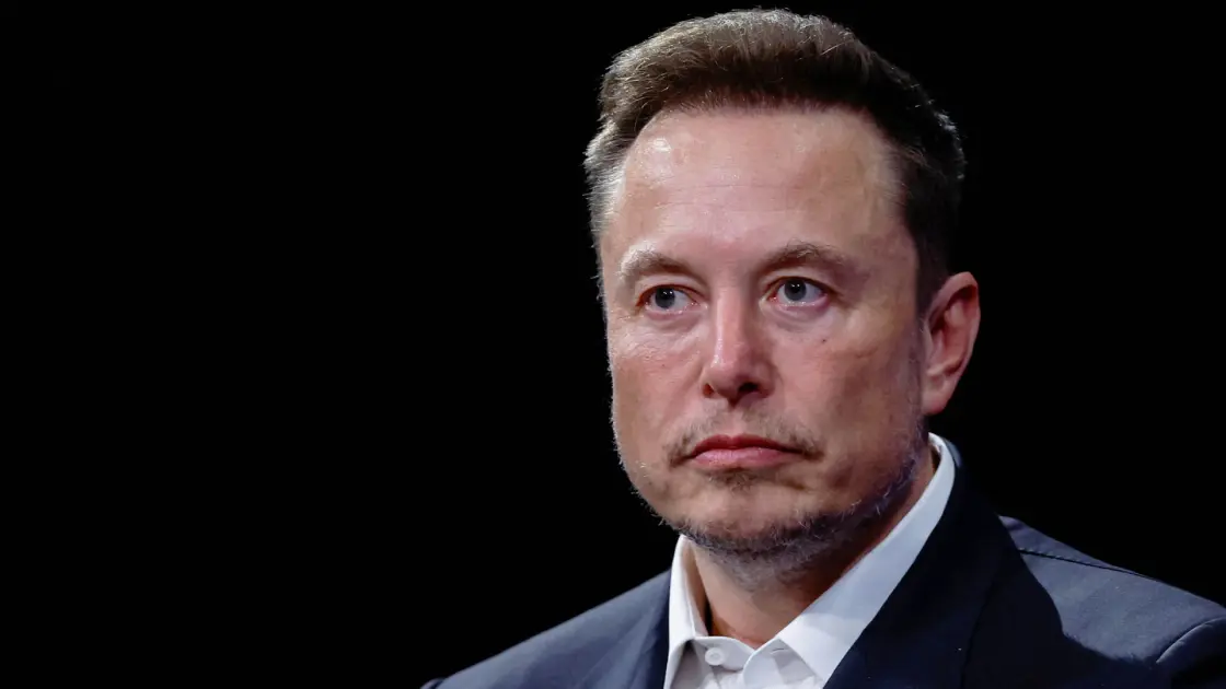 «Αποκαλύψεις του Elon Musk: Το Σοκαριστικό Μέλλον των Smartphones που Δεν Περιμένατε!»