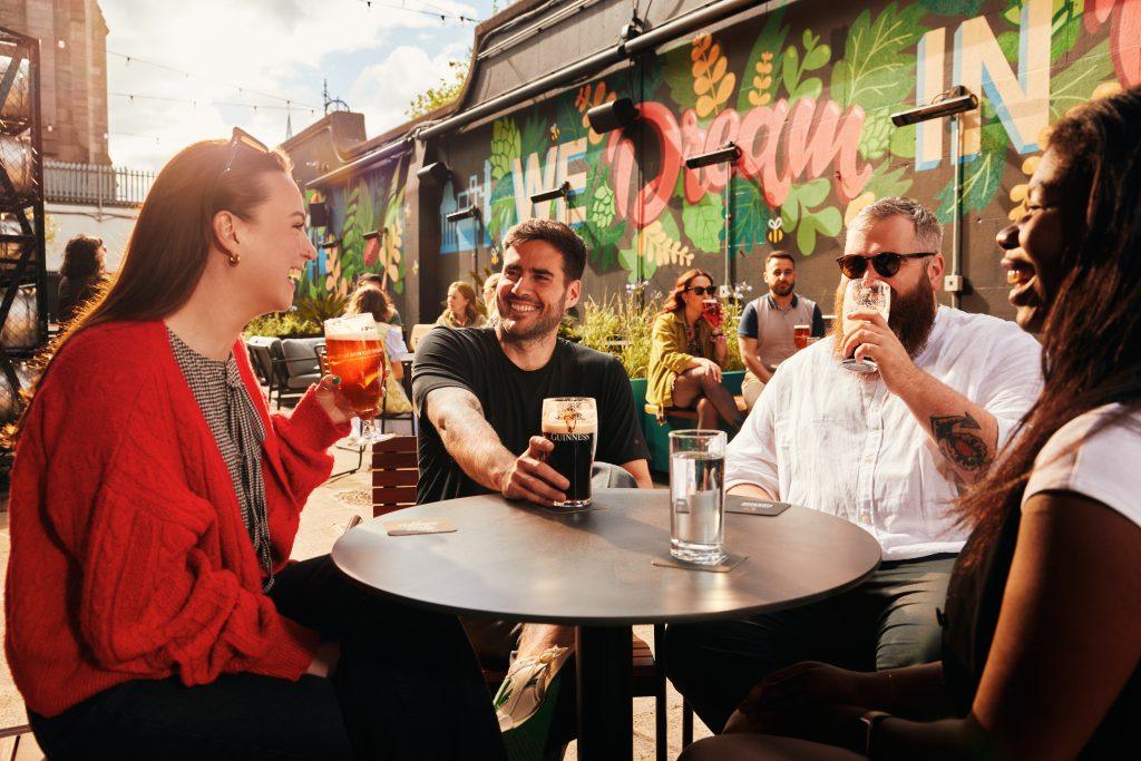 «Diageo: Η Guinness Θριαμβεύει! Ανακαλύψτε το Εντυπωσιακό Νέο Τουριστικό Κέντρο στο Λονδίνο!»