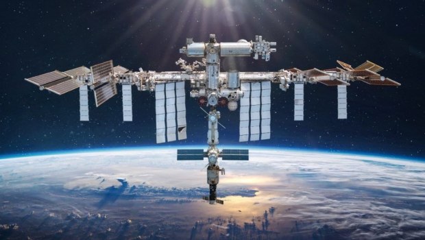 Για Πρώτη Φορά στην Ιστορία: Οκτώ Σκάφη ‘Προσγειώνονται’ Ταυτόχρονα στον Διεθνή Διαστημικό Σταθμό!