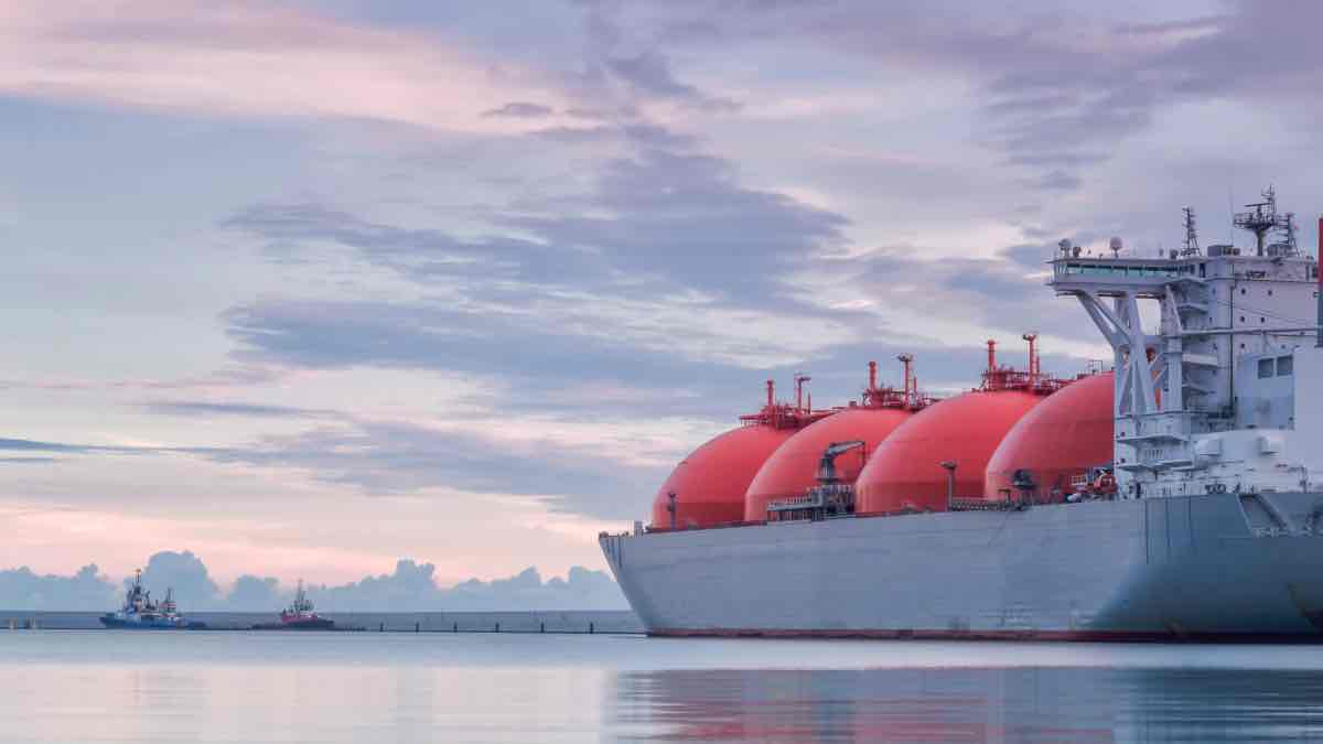 Ανατροπή: Επένδυση-μαμούθ 450 εκατ. ευρώ φέρνει νέο FSRU στην Αλεξανδρούπολη!