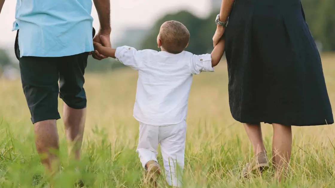 «Ανακαλύψτε τα Μοναδικά Οφέλη που Προσφέρει η Στενή Σχέση με τον Παππού και τη Γιαγιά στα Παιδιά σας!»