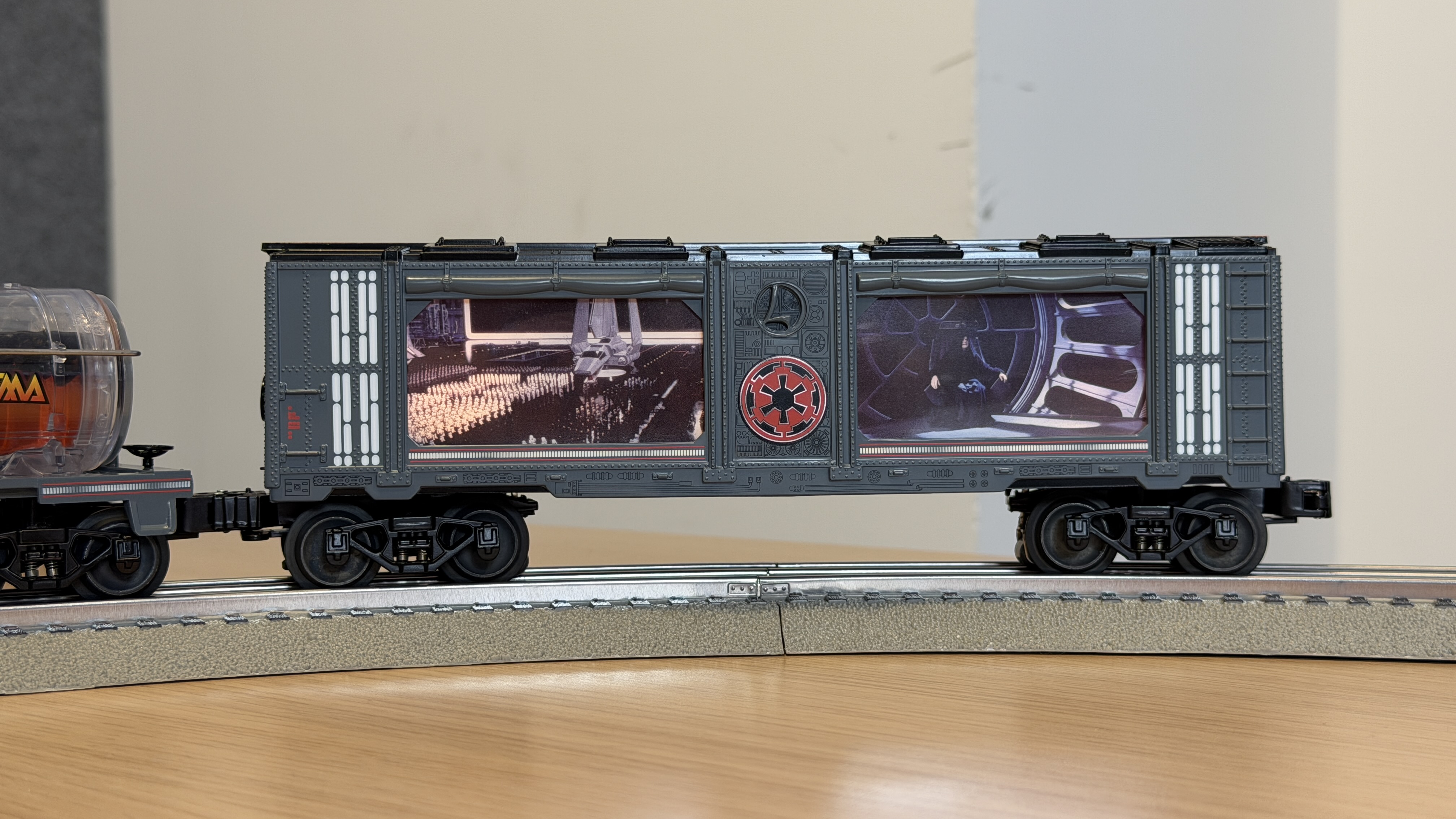 «Ανακάλυψα το απόλυτο σετ τρένου Star Wars που κάθε θαυμαστής πρέπει να έχει – Δείτε γιατί είναι το τέλειο δώρο!» Τρένο Lionel Star Wars