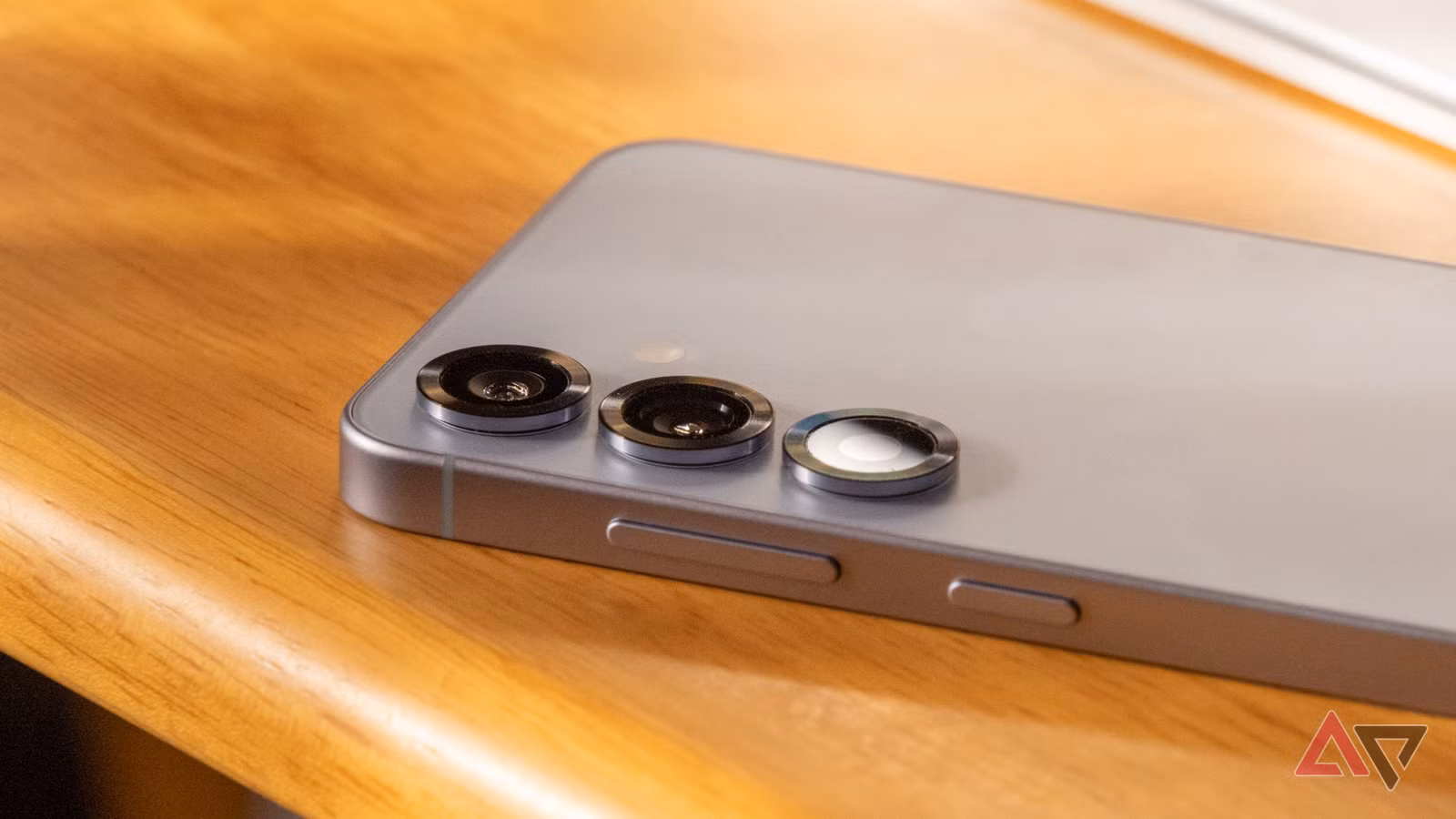 Η μείωση του κόστους της Samsung μπορεί να αφήσει το Galaxy S26 με παλιές κάμερες