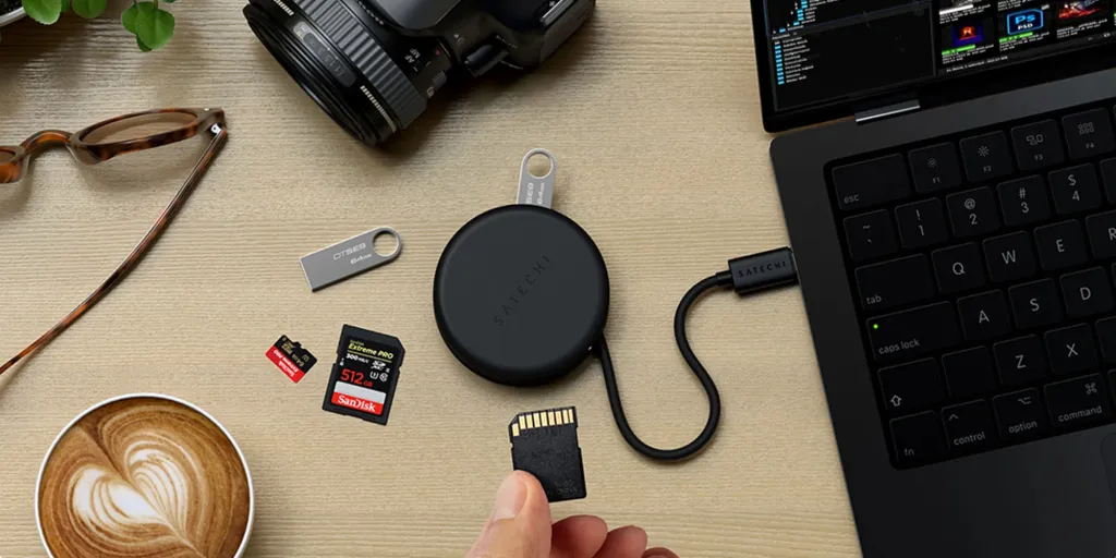 Το Satechi 7-in-1 MagSafe Hub προσθέτει βασικές θύρες στο iPhone