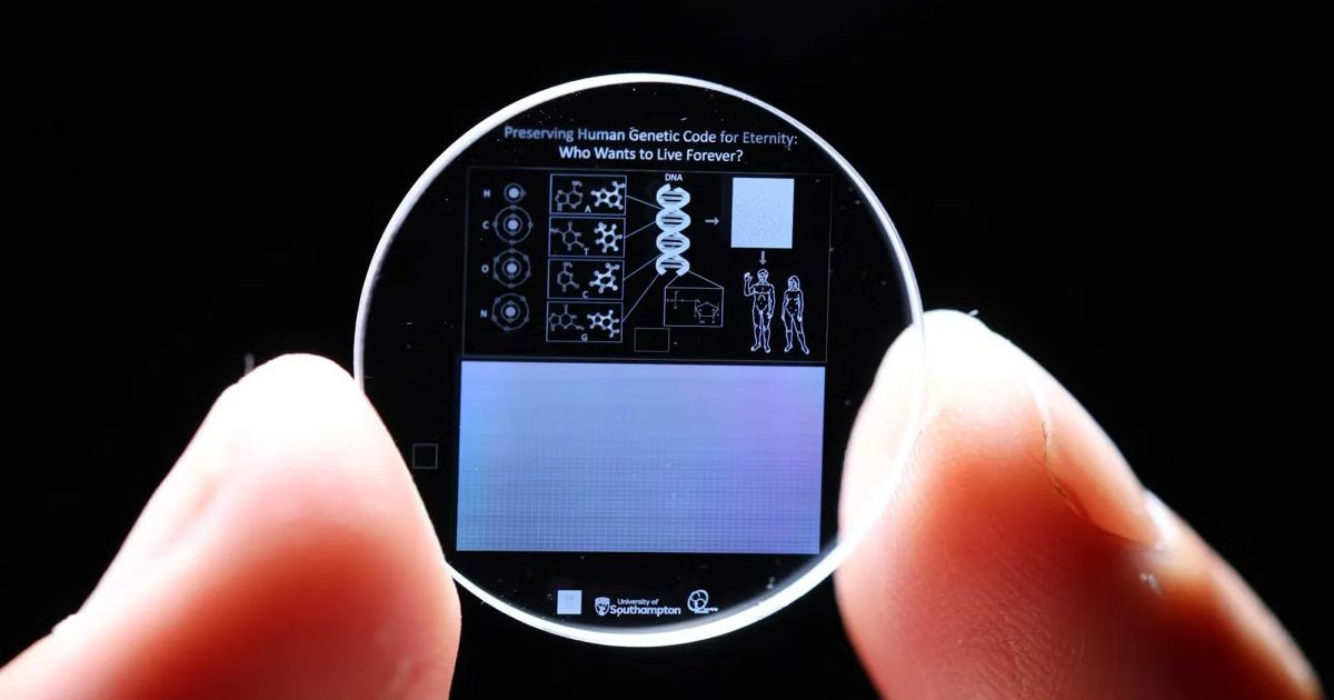 Ανακάλυψε την Επανάσταση: Αποθήκευση Δεδομένων σε 5D Κρύσταλλο Μνήμης που θα Διαρκέσει για… Πάντα!