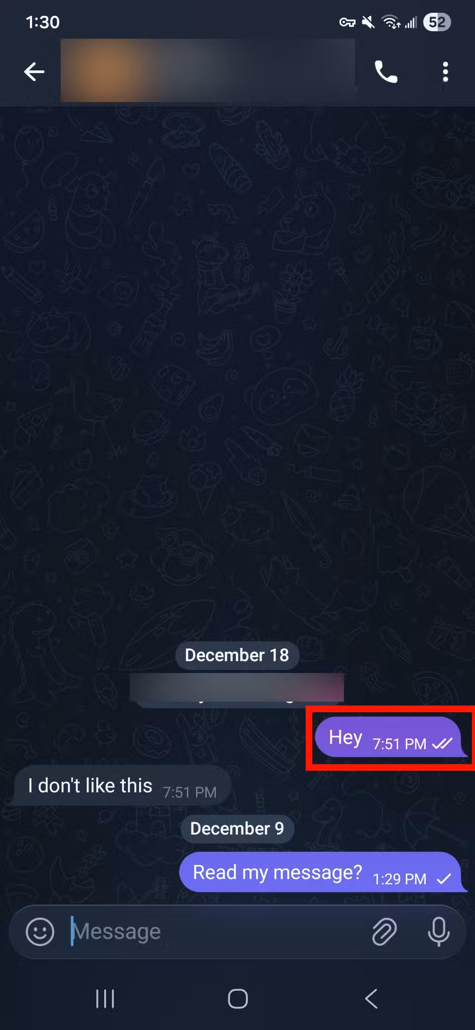 Κόκκινο ορθογώνιο περίγραμμα που υπογραμμίζει την κατάσταση ανάγνωσης ενός μηνύματος τηλεγραφήματος που δείχνει δύο σημάδια ελέγχου ότι το μήνυμα έχει διαβαστεί