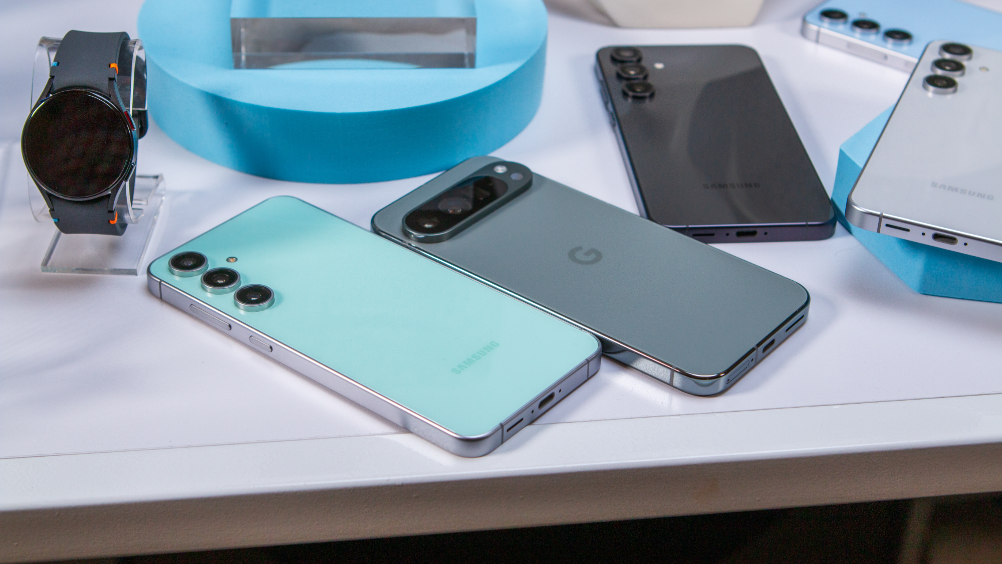 Samsung Galaxy S24 FE με Pixel 9 Pro XL