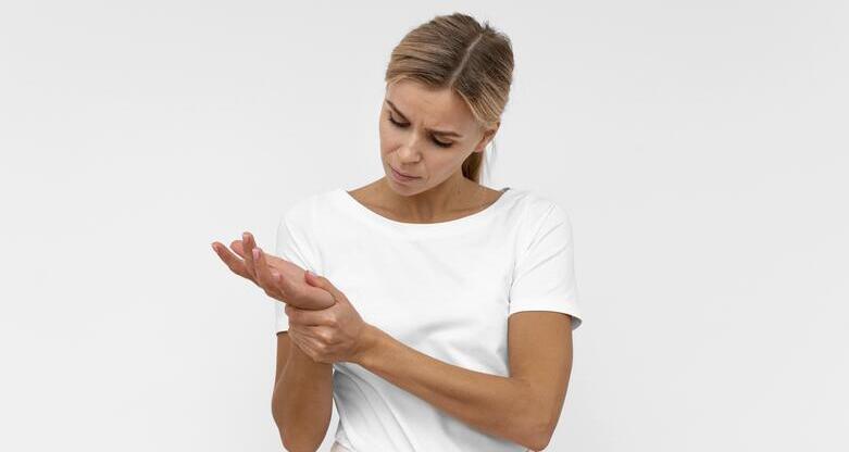 «Σύνδρομο Καρπιαίου Σωλήνα: Η Άσκηση Είναι η Μυστική Λύση ή Μάταιη Προσπάθεια;»