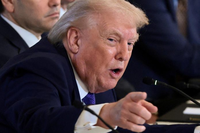 Αμερικανοί CEOs: Φόβος, σιωπή και μισόλογα - Πώς αντιμετωπίζουν τον Τραμπ; -