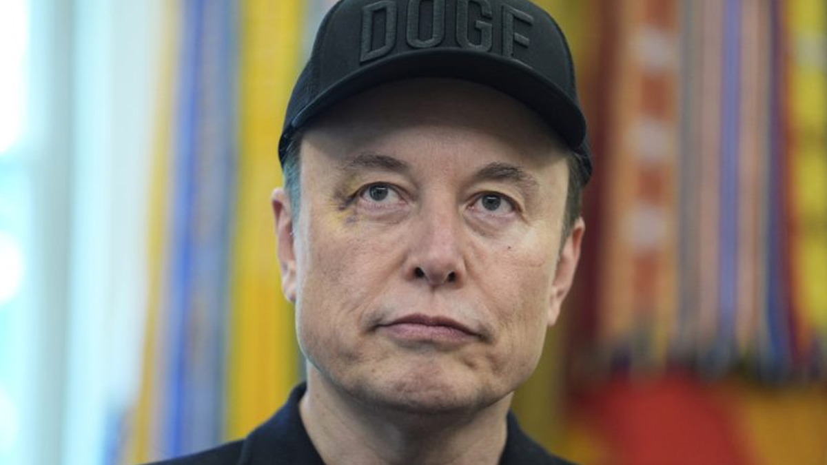 «Ανατρεπτική Επανάσταση: Η Neuralink του Ίλον Μασκ Φέρνει Εμφυτεύματα Εγκεφάλου Το 2026 – Είστε Έτοιμοι;»