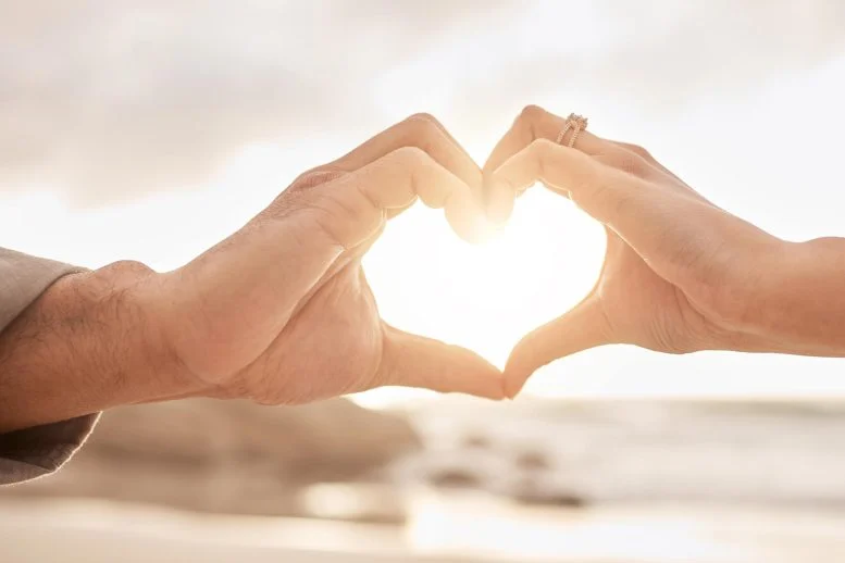 Οι άνθρωποι κατατάσσονται ανάμεσα σε σουρικάτ και κάστορες στο «Τραπέζι πρωταθλήματος» της μονογαμίας