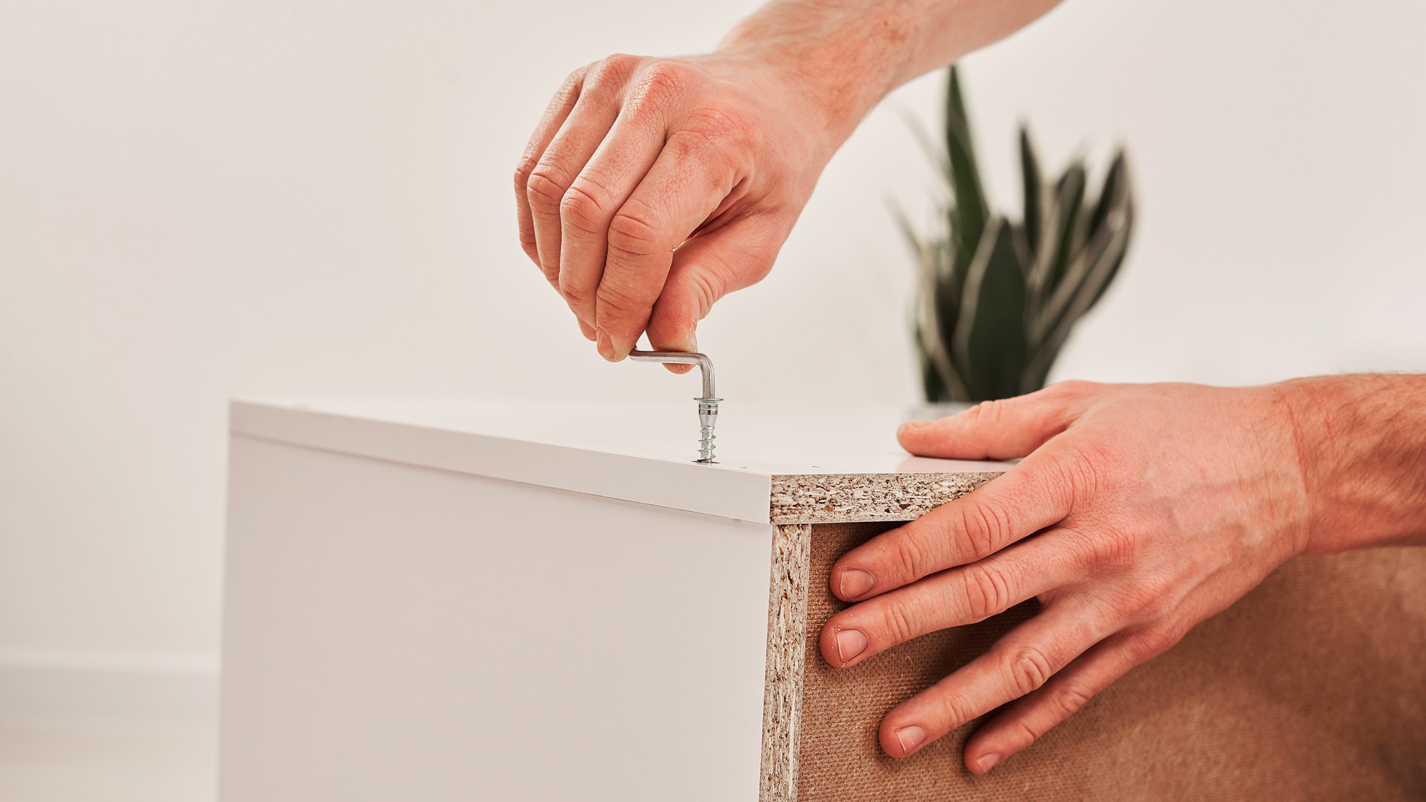 Συναρμολόγηση επίπλων