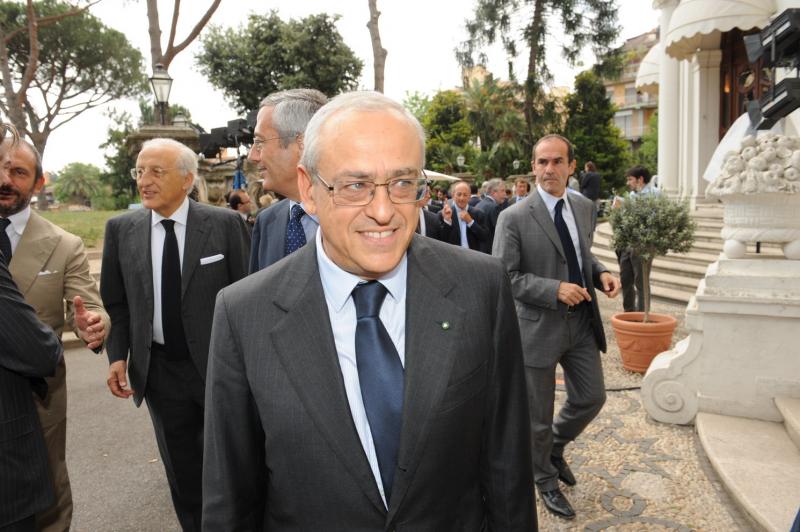 Monte dei Paschi: Ο επικεφαλής της σε διαμάχη με δισεκατομμυριούχο επενδυτή για τη Mediobanca -