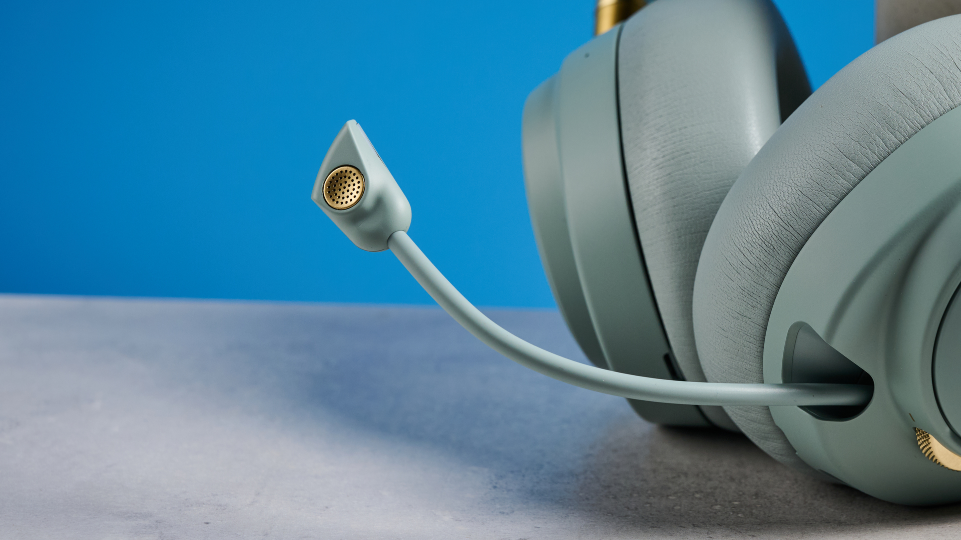 The SteelSeries Arctis Nova Elite boom mic