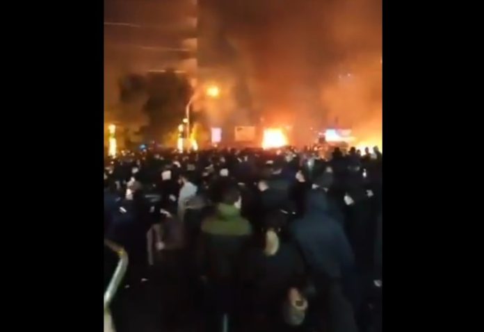 Ψευδεπίγραφη η εικόνα για τα γεγονότα στο Ιράν; Το «εργαλείο» της Τεχνητής Νοημοσύνης: Πλημμύρισε το διαδίκτυο με κατασκευασμένες εικόνες μετά το μπλακ-άουτ στο ιντερνέτ