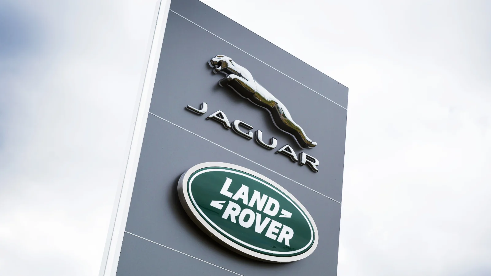 Ο όγκος χονδρικής Jaguar Land Rover μειώθηκε κατά 43% μετά από κυβερνοεπίθεση