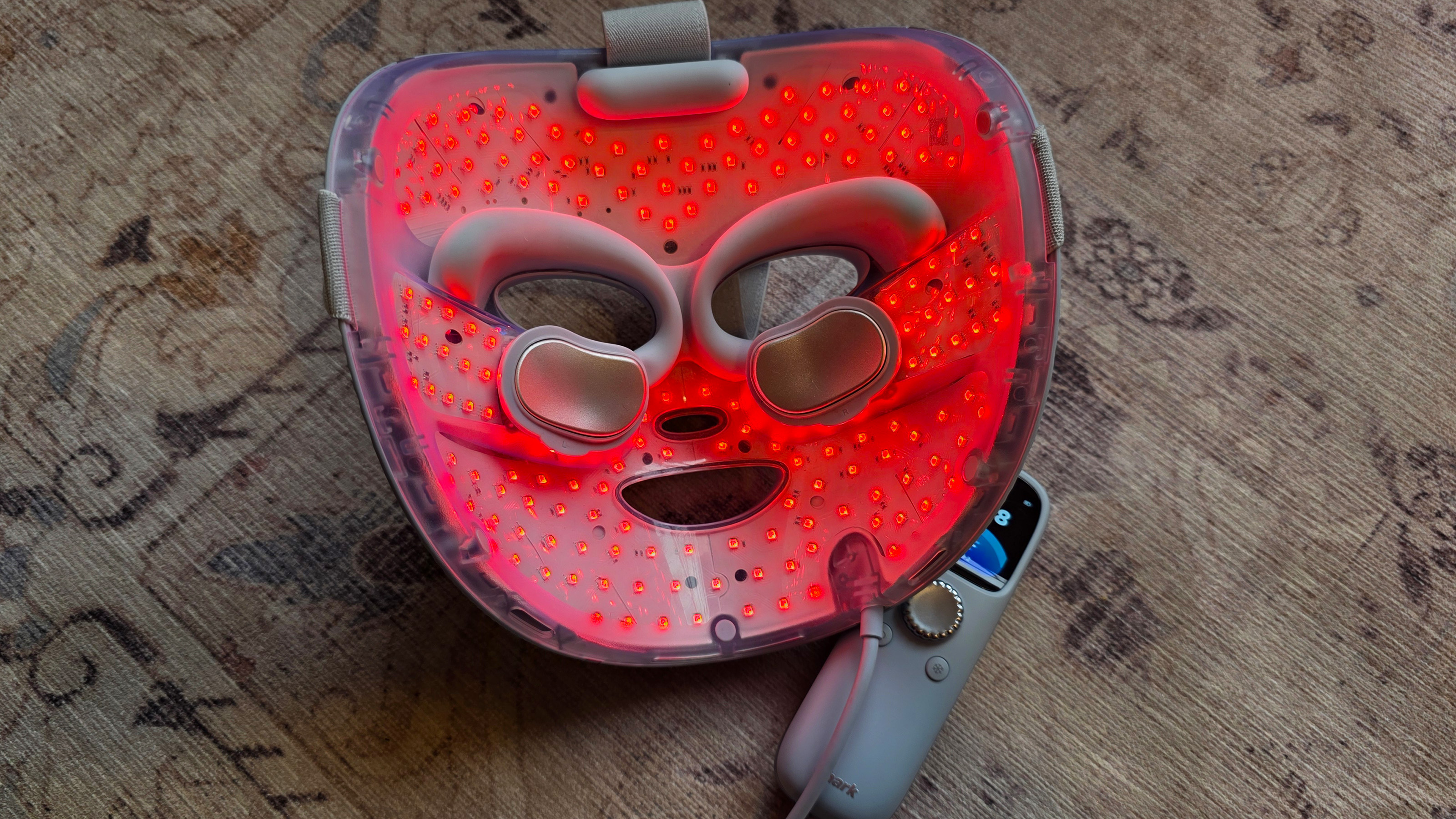 Shark CryoGlow μάσκα κόκκινο φως από πίσω