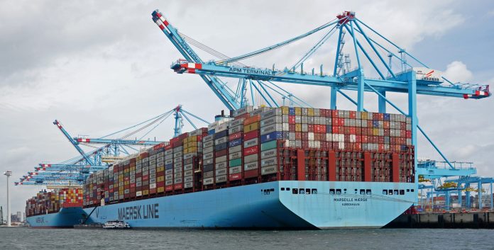 Maersk: Επαναλαμβάνει τις μεταφορές μέσω της Ερυθράς Θάλασσας μετά την κατάπαυση του πυρός –