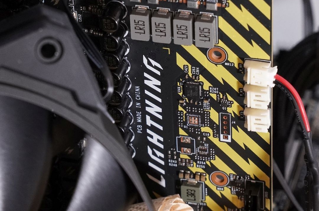 Το MSI RTX 5090 Lightning Z επιτυγχάνει ρεκόρ συχνότητας GPU 3,75 GHz, έως 2500 W BIOS “XOC”, κατέχει την 1η θέση σε πολλά σημεία αναφοράς GPU