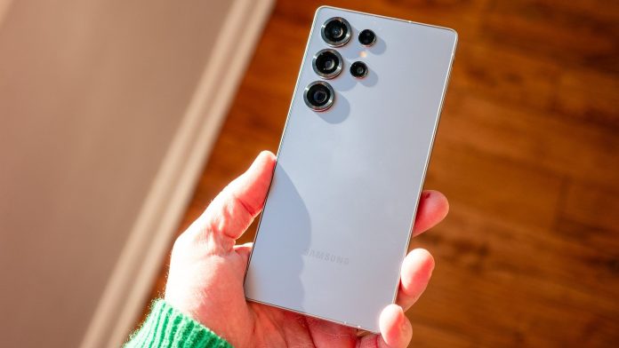 Η Samsung θέτει τις βάσεις για την κυκλοφορία του Galaxy S26 με τυχαία αποκάλυψη του ονόματος του μοντέλου