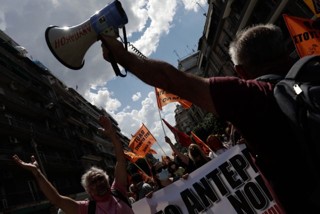 ΑΔΕΔΥ: Στάση εργασίας την Τρίτη για τον 13ο και 14ο μισθό –