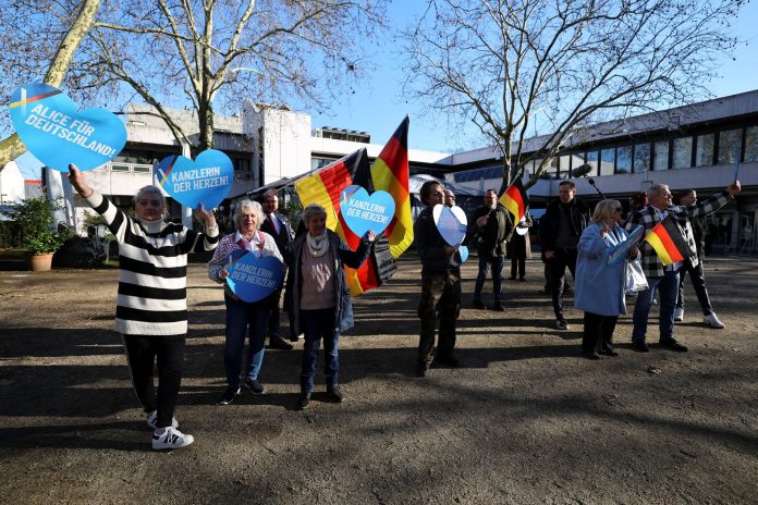 Γερμανία: Η ακροδεξιά χαλαρώνει την υποστήριξή της προς τον Τραμπ -