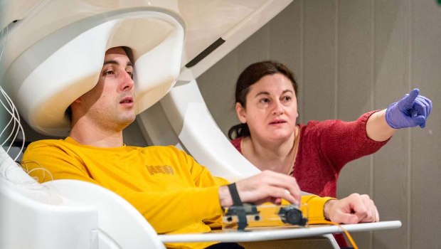 Το κρυμμένο εγκεφαλικό σήμα που αποκαλύπτει την Αλτσχάιμερ χρόνια πριν από τη διάγνωση