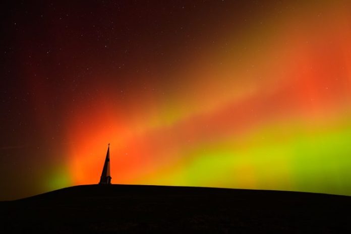 Ισχυρή ηλιακή καταιγίδα χτυπά τη Γη - Επηρεάζονται δορυφόροι και ηλεκτρικά δίκτυα 
