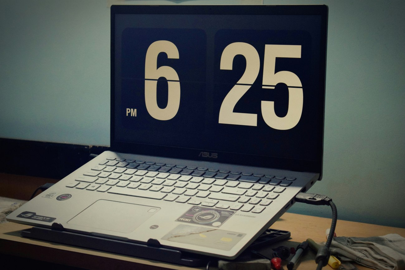 «Αλήθεια ή Μύθος; Πόσες Ώρες Πρέπει να Εργάζονται οι Εργαζόμενοι; Ανακαλύψτε το Μυστικό για το 40ωρο!» Εργασία