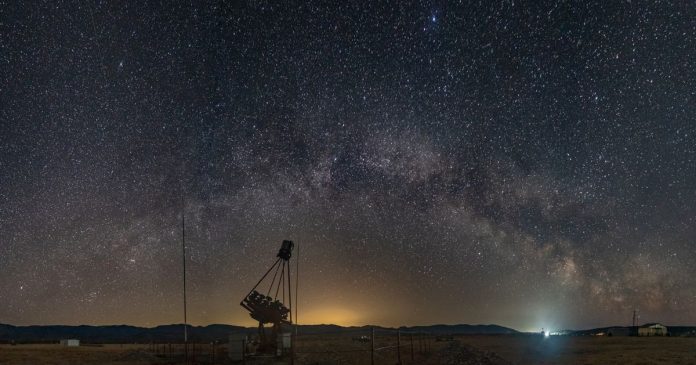 Η μπλε λάμψη που ίσως ανατρέψει τους νόμους της Φυσικής