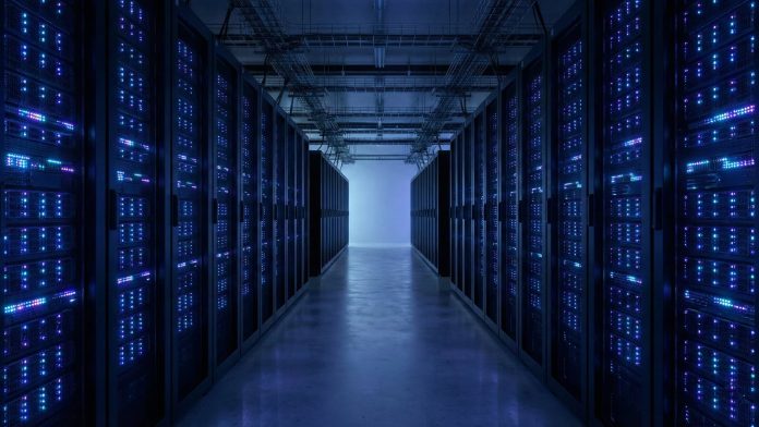 Η ΤΝ δημιουργεί γίγαντες και υπερ-γίγαντες στις ψηφιακές υποδομές — InfoCom