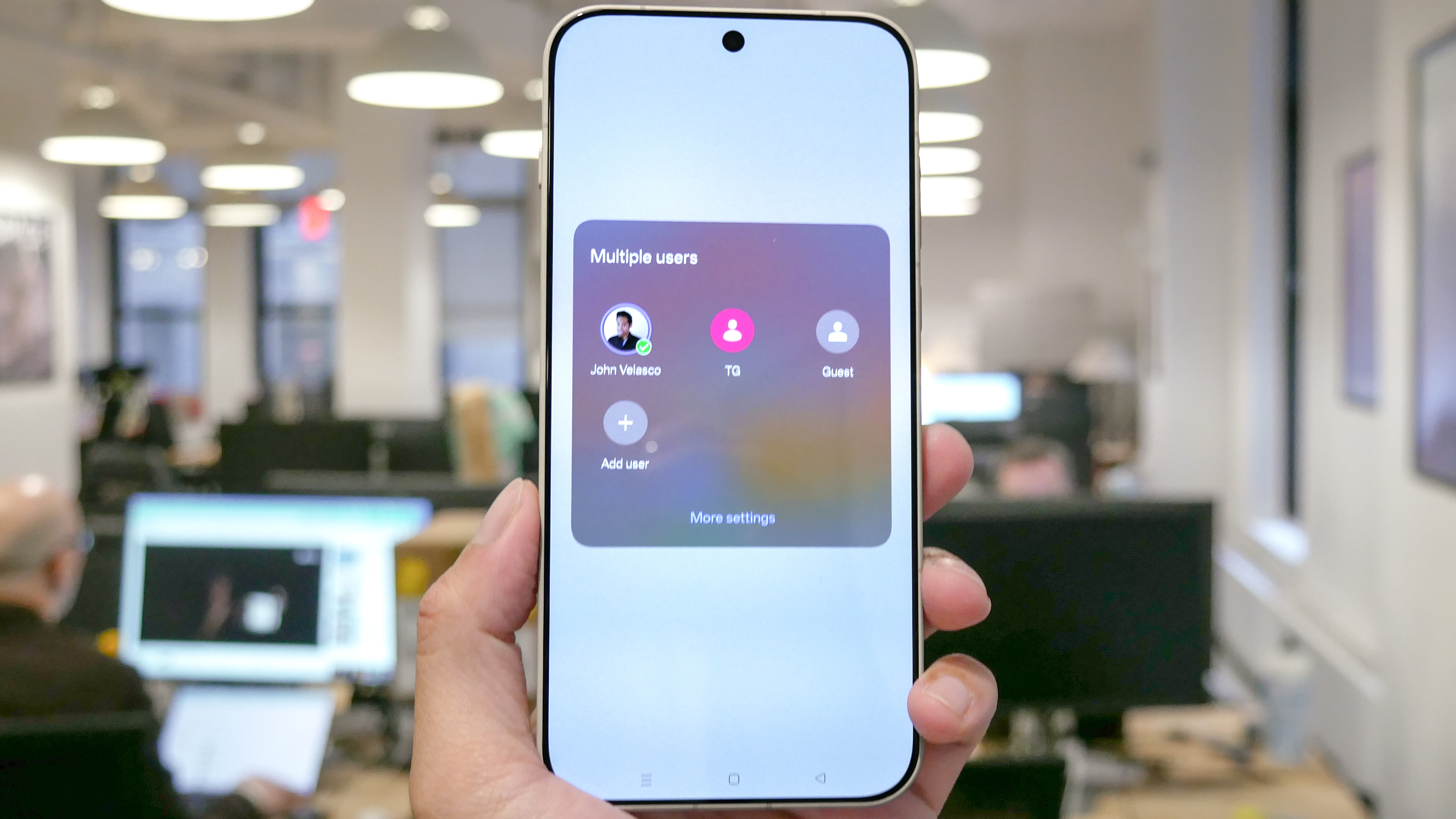 Το OnePlus 15 διαθέτει διαφορετικές λειτουργίες.