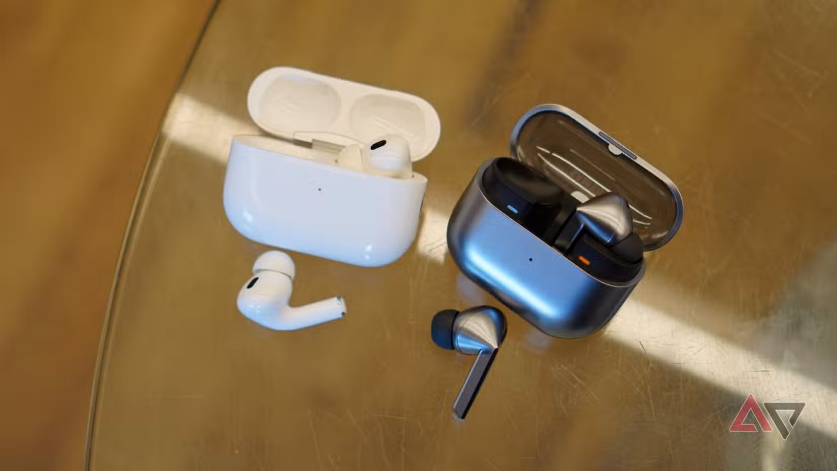 Τα Samsung Galaxy Buds3 Pro και Apple AirPods Pro 2