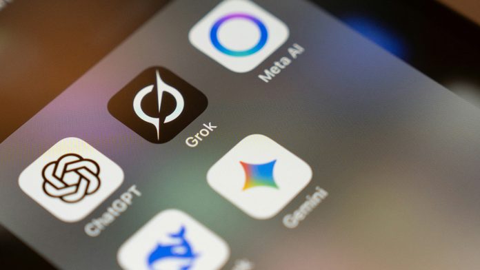 Η Βρετανία ξεκινάει έρευνα για τις σεξουαλικού χαρακτήρα εικόνες της AI του Μασκ