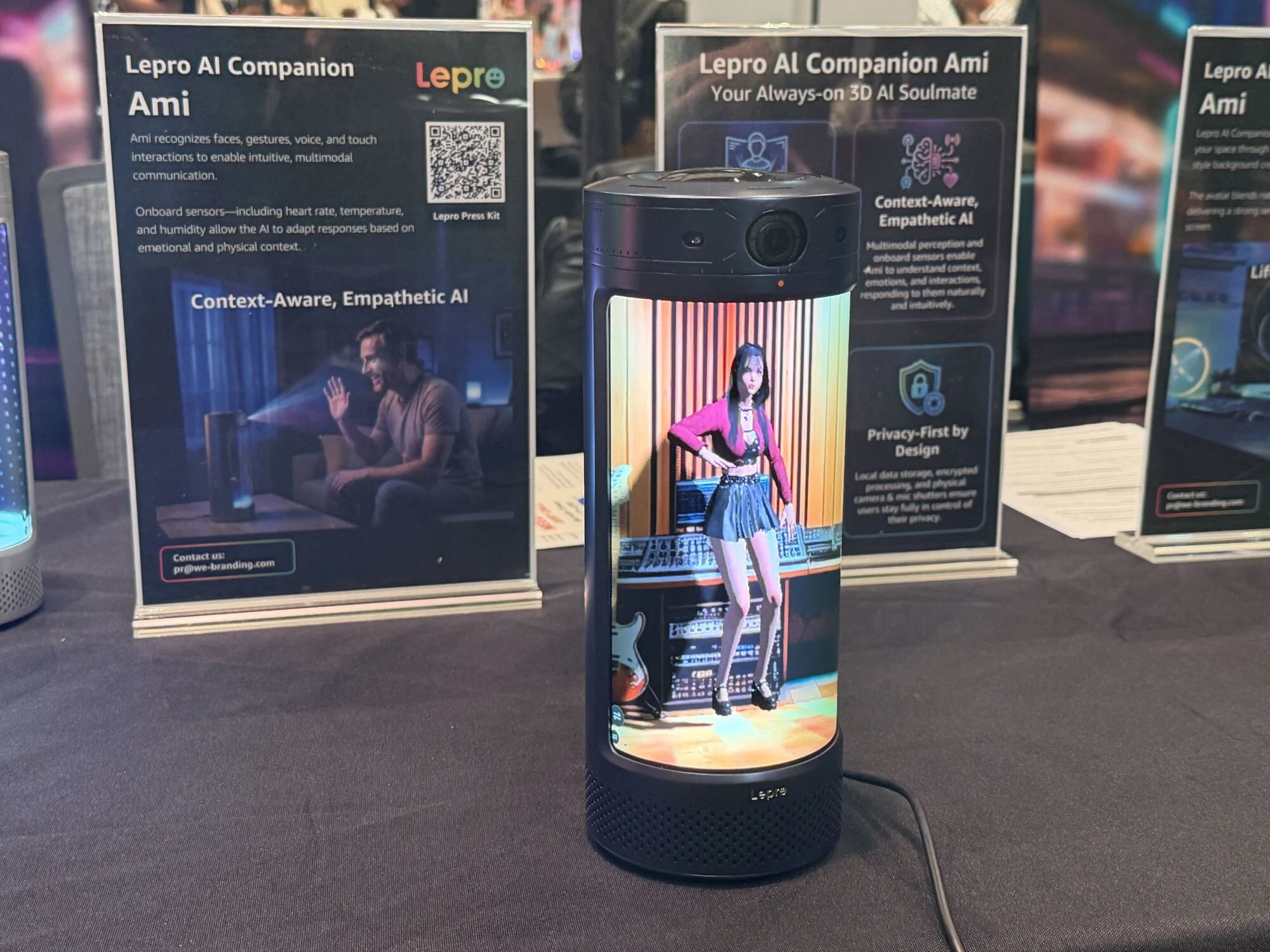 Κύλινδρος με τρισδιάστατο μοντέλο μέσα