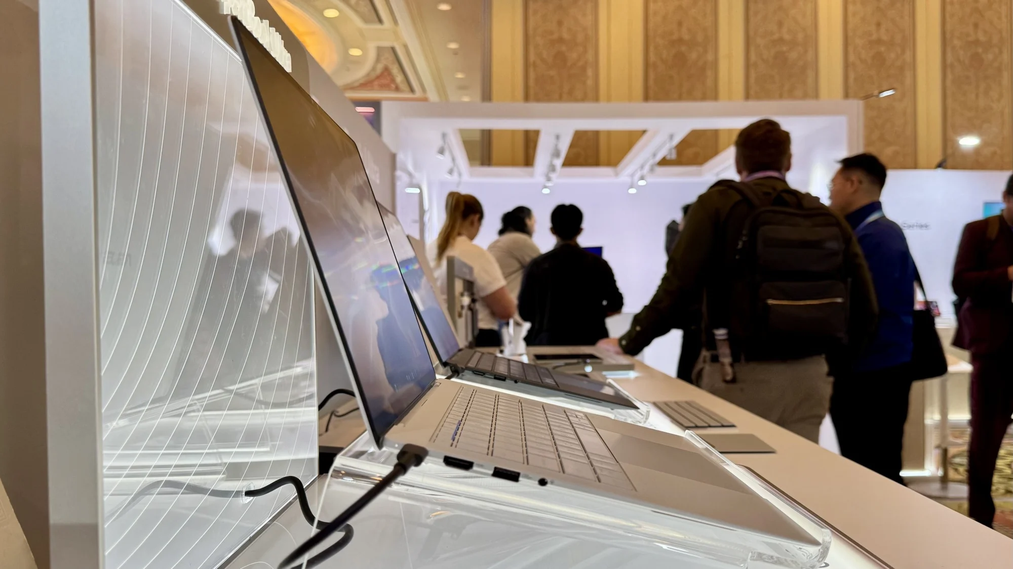 Η χρονιά των υπερ-υπερφορητών φορητών υπολογιστών Windows είναι εδώ το asus expertbook ultra ces 2026