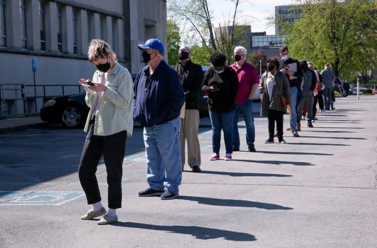 Σημαντική Πτώση στις Αιτήσεις για Επιδόματα Ανεργίας στις ΗΠΑ! Τι Σημαίνει Αυτό για την Οικονομία;