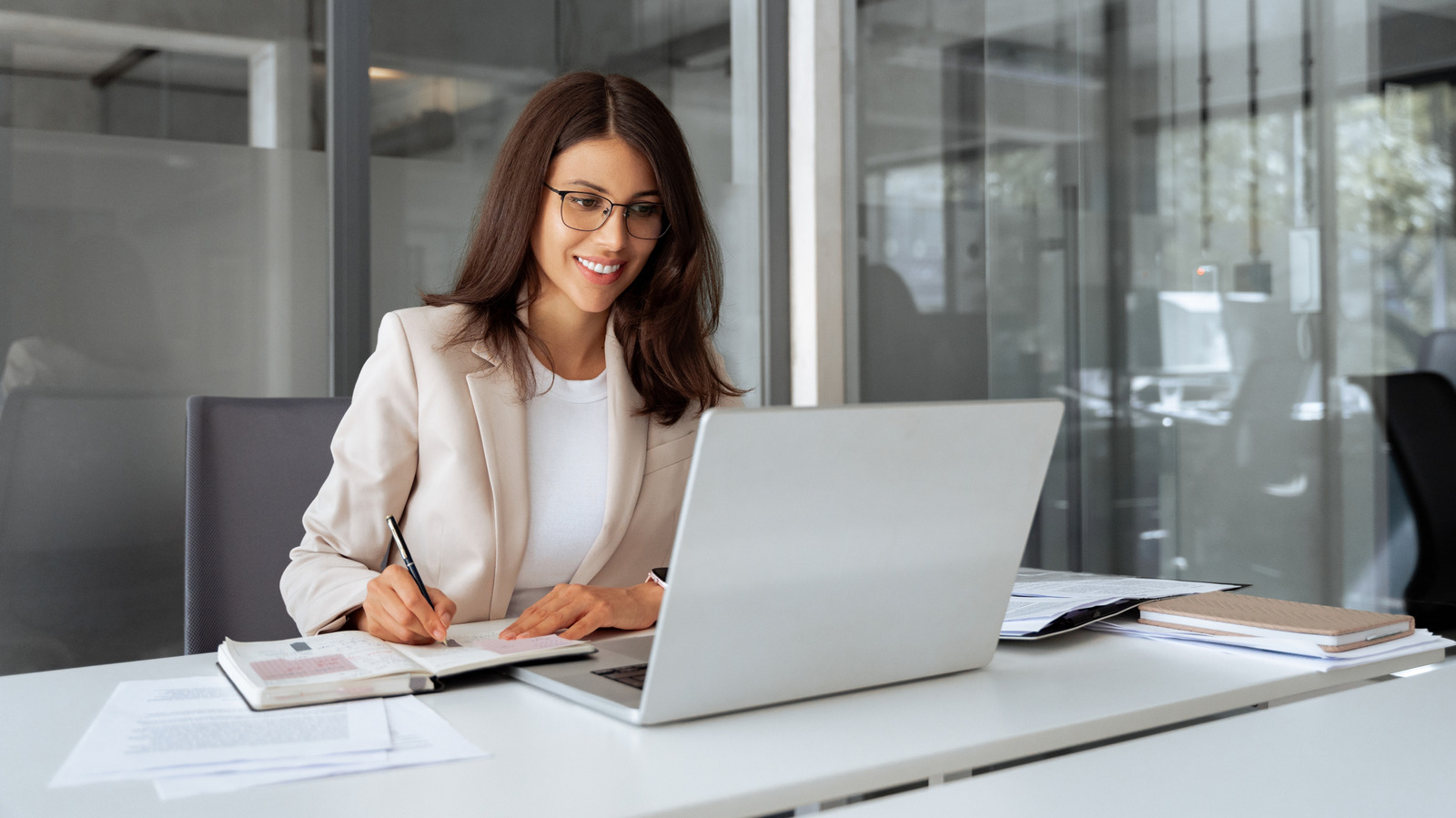 5 παραγωγικές χρήσεις για τους παλιούς υπολογιστές εργασίας σας