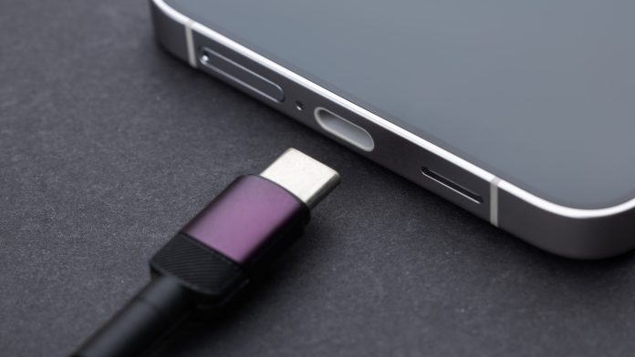 5 δροσερά gadget που χρησιμοποιούν τη θύρα USB του τηλεφώνου σας