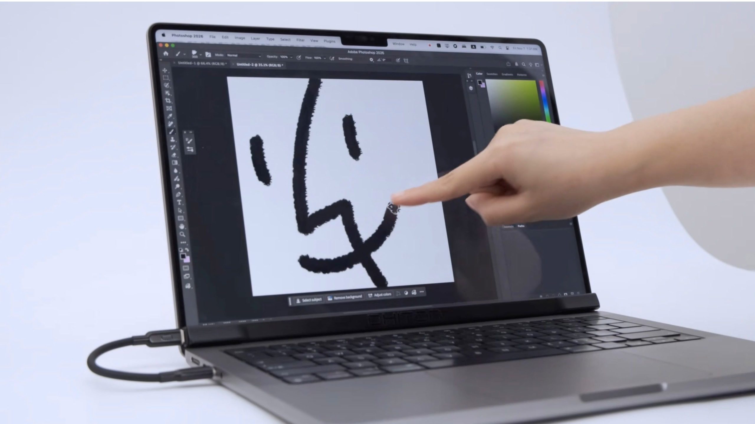 CES 2026: Το αξεσουάρ Snap-On προσθέτει οθόνη αφής στο MacBook σας