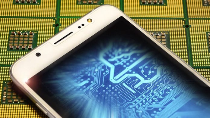 Η έλλειψη τσιπ φέρνει αύξηση των τιμών στα smartphones το 2026