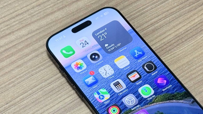 Αρχική οθόνη iOS 26 στο iPhone 16 Pro Max