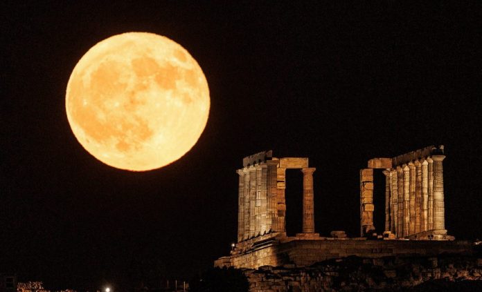 Σελήνη: Επιστήμονες έλυσαν ένα από τα μεγαλύτερα μυστήρια - Τι συμβαίνει στην αθέατη πλευρά της