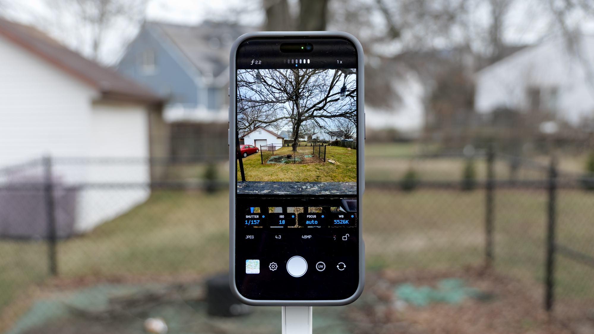 Η εφαρμογή ProCam για iOS που εκτελείται σε iPhone.