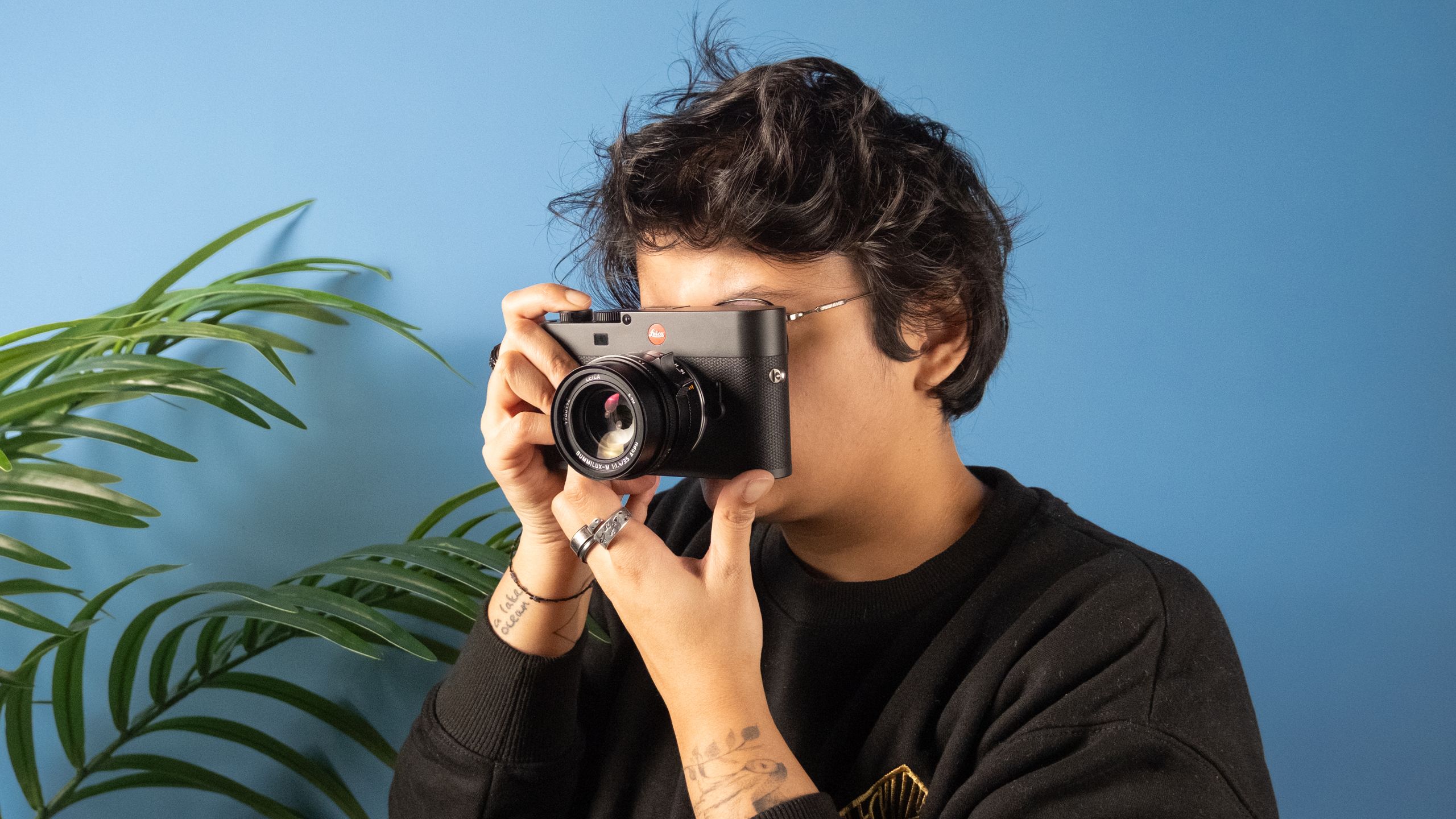 «Ανακάλυψα το Leica M EV1! Δείτε τις εκπληκτικές πρώτες εντυπώσεις μου μετά την φωτογράφιση ενός χριστουγεννιάτικου πάρτι!»