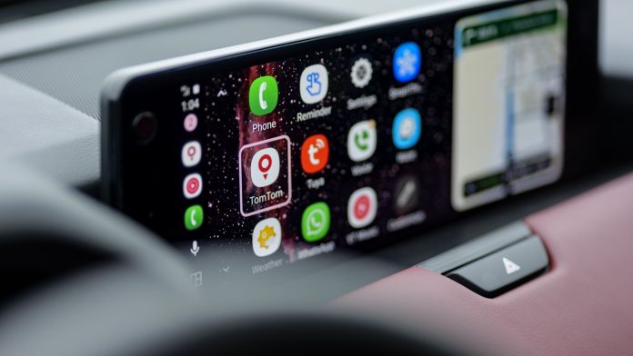 Ναι, το TomTom εξακολουθεί να υπάρχει — οδήγησα 300 μίλια για να δω αν θα μπορούσε να νικήσει τους Χάρτες Google