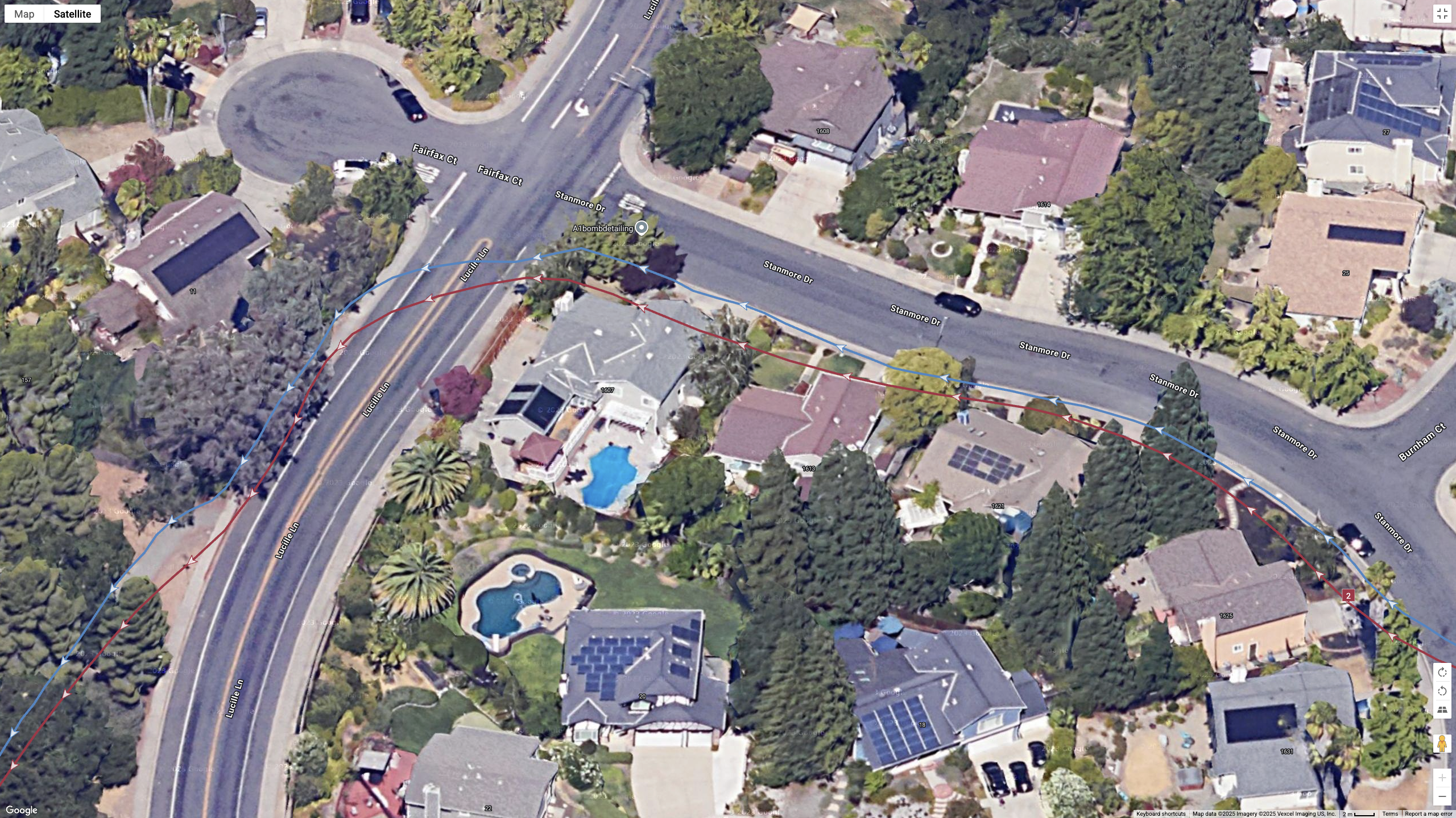 GPS satellite map showing how the COROS NOMAD (red line) and Garmin Forerunner 970 (blue line) compare for GPS accuracy during a run.