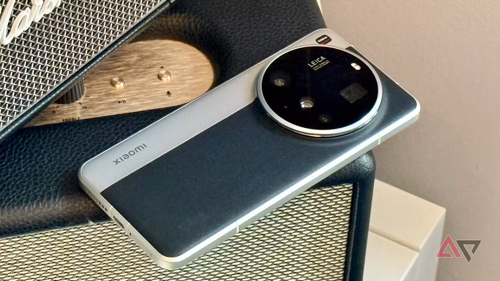 Δεν θα αγοράσω τηλέφωνο Android το 2026 χωρίς αυτήν τη δυνατότητα Το πίσω μέρος του Xiaomi 15 Ultra